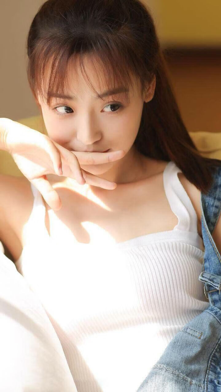 九游登录入口-“荒漠之王：金色沙丘上的生死追逐”，沙漠金色是什么颜色