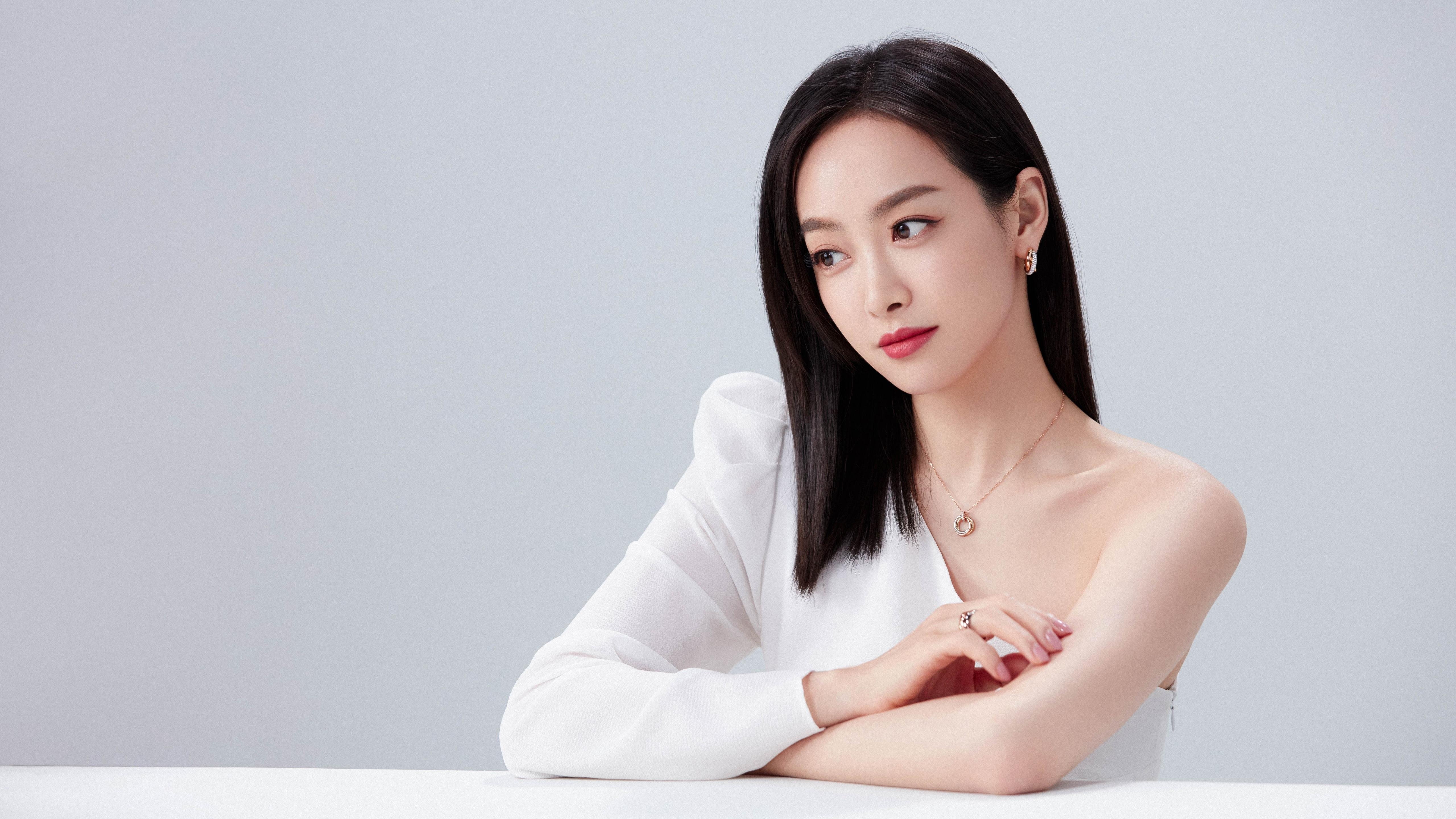 世界沙滩排球锦标赛,碧海蓝天中竞技热潮,世界沙滩排球锦标赛中每队上场选手人数为